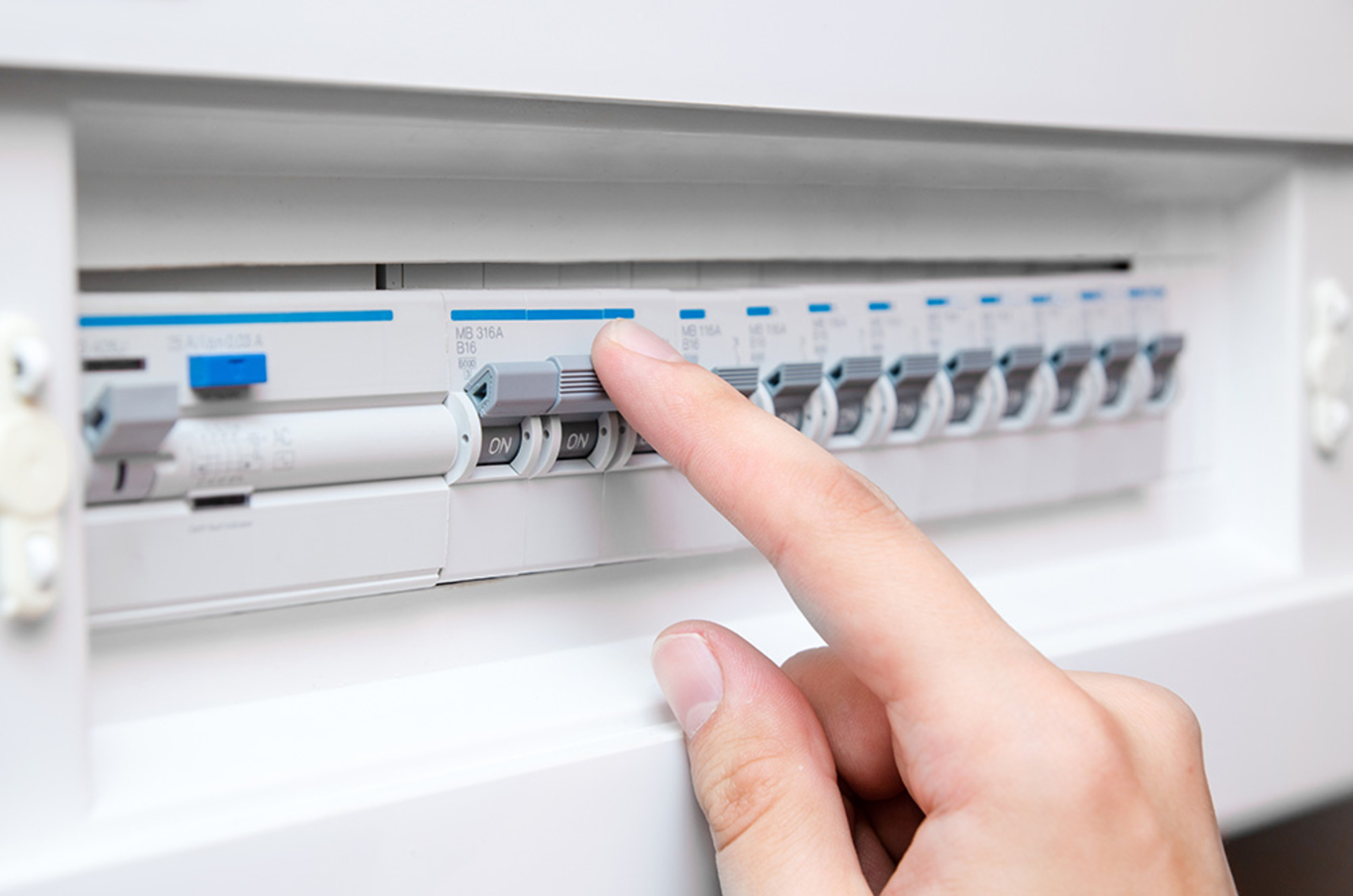Elektro­installation bei Elektro Jobst GmbH in Regensburg
