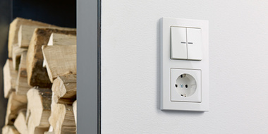 JUNG KNX Taster F 10 bei Elektro Jobst GmbH in Regensburg
